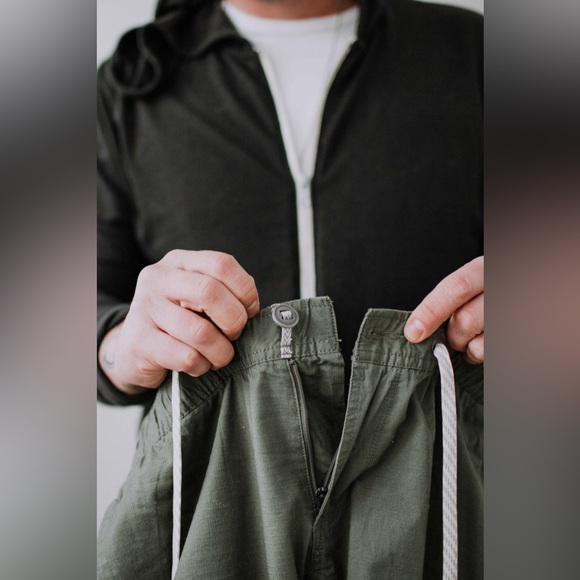 New Vuori Men’s Pants Ripstop Climber In Army Size S - Picture 9 of 17